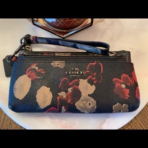 Coach Pop Up Wristlet in Halftone Floral